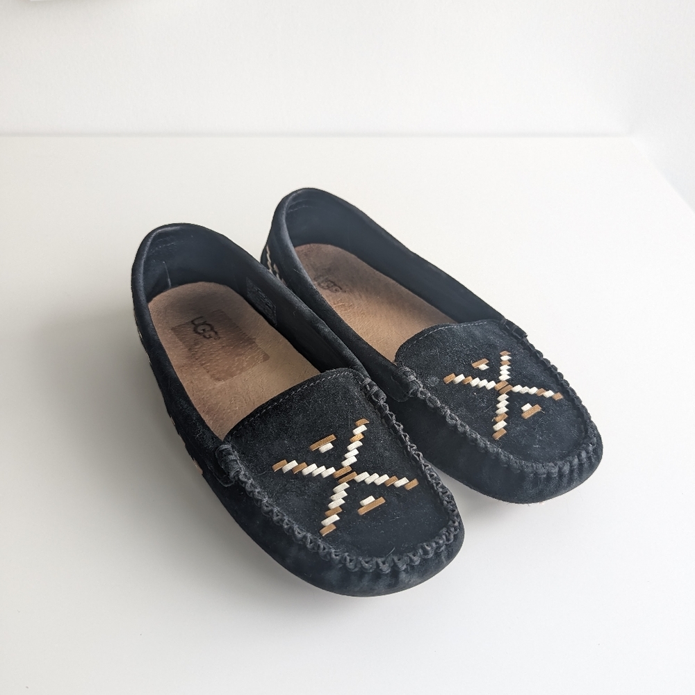 UGG Suede Driving Loafer sz 5